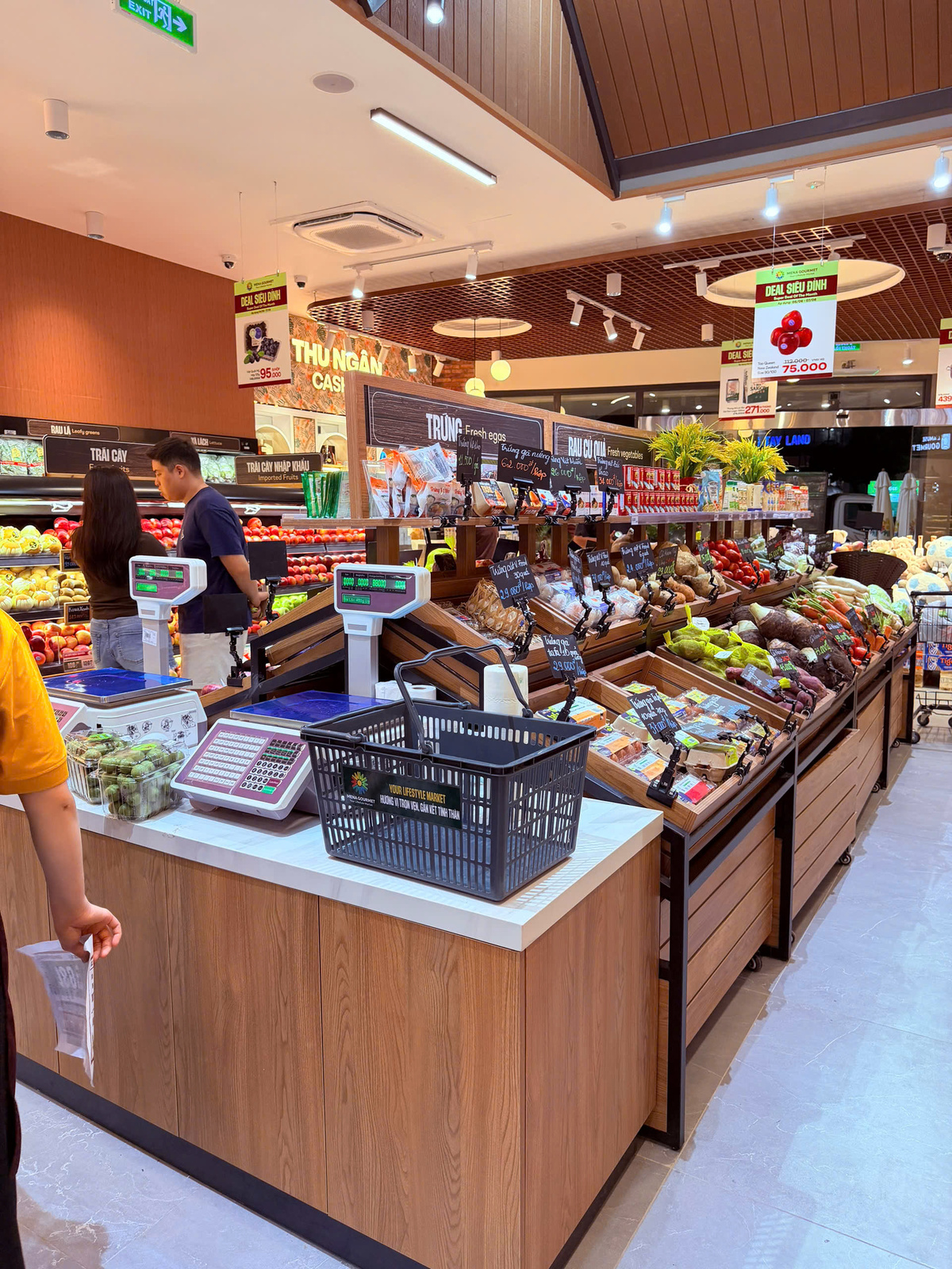 Hoàn thiện nội thất chuỗi siêu thị Mena Gourmet – CN Trần Não, TP.HCM (600m²)