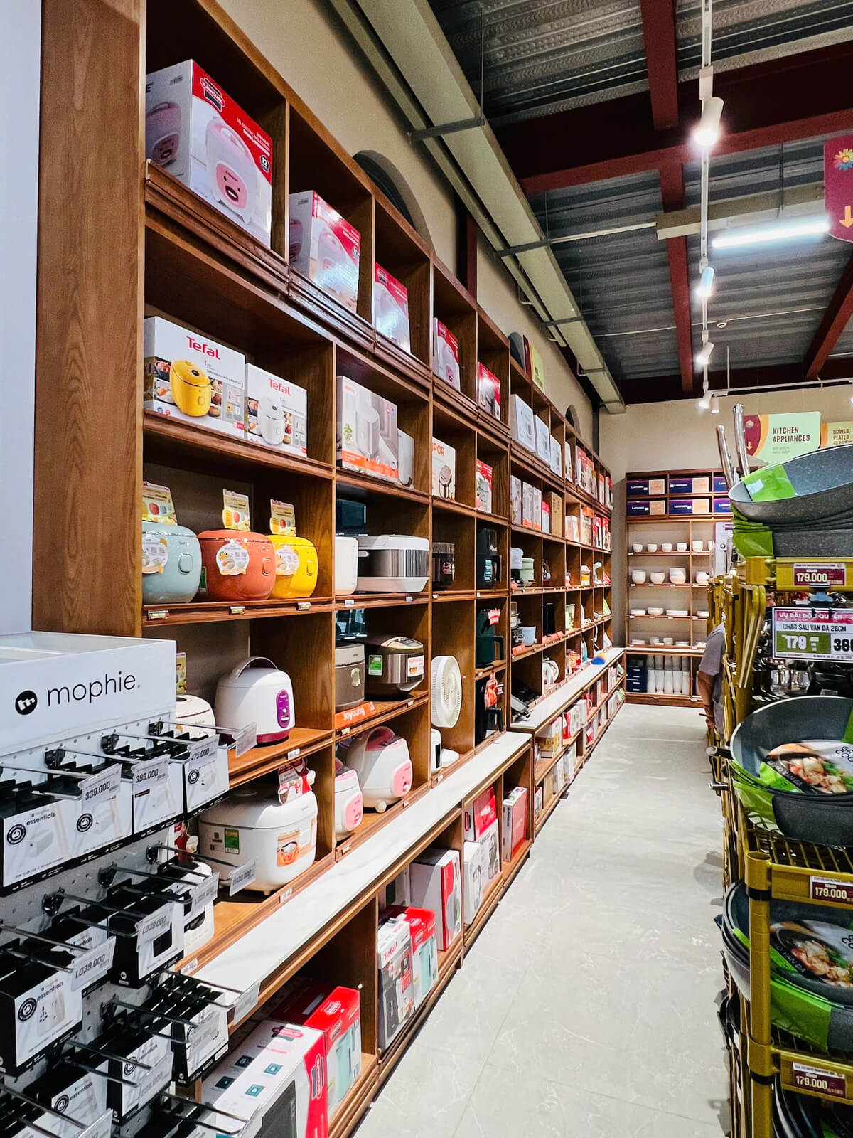 Hoàn thiện thi công siêu thị Mena Gourmet – CN Nguyễn Thị Thập, Quận 7 (1.500m²)