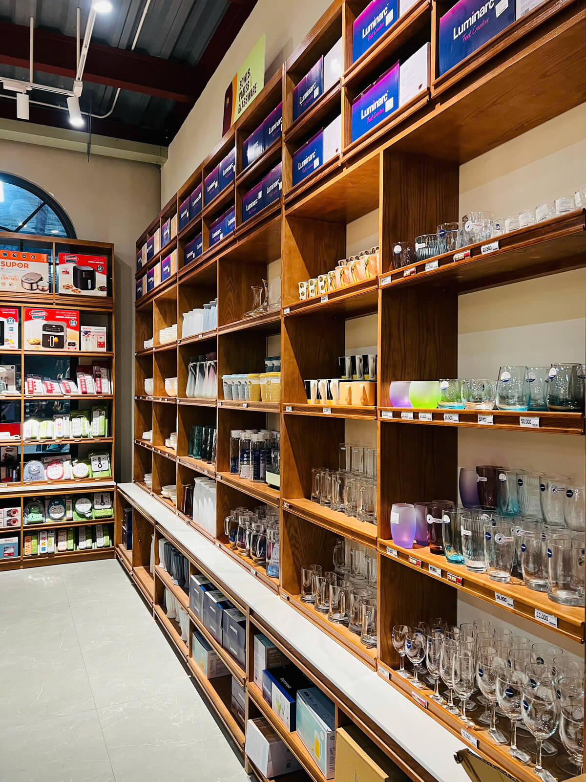 Hoàn thiện thi công siêu thị Mena Gourmet – CN Nguyễn Thị Thập, Quận 7 (1.500m²)