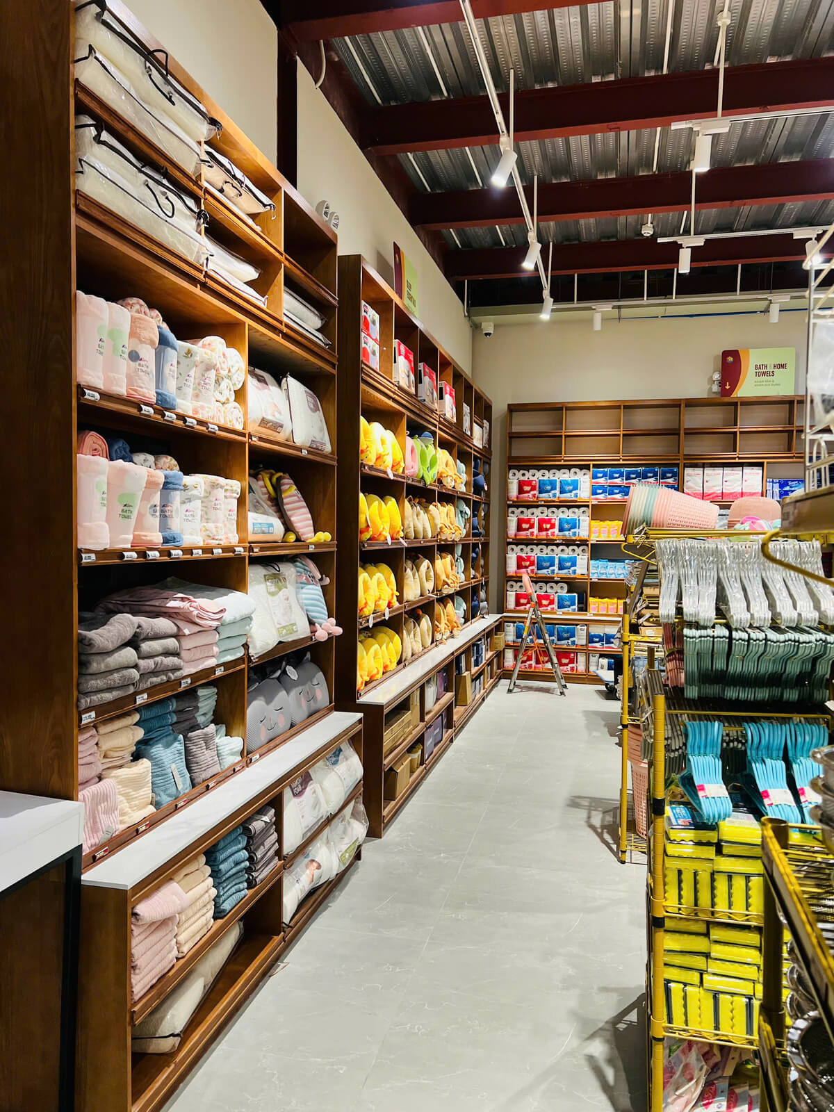 Hoàn thiện thi công siêu thị Mena Gourmet – CN Nguyễn Thị Thập, Quận 7 (1.500m²)